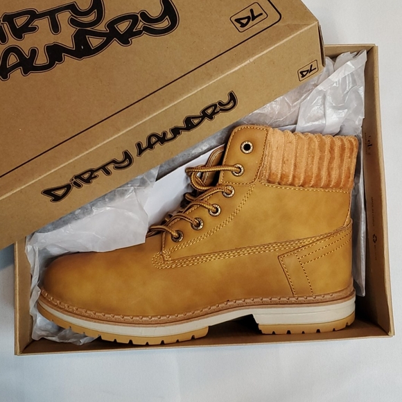 NWT Dirty Laundry Alpine Nubuck Camel Booties 8.5 - Picture 2 of 8